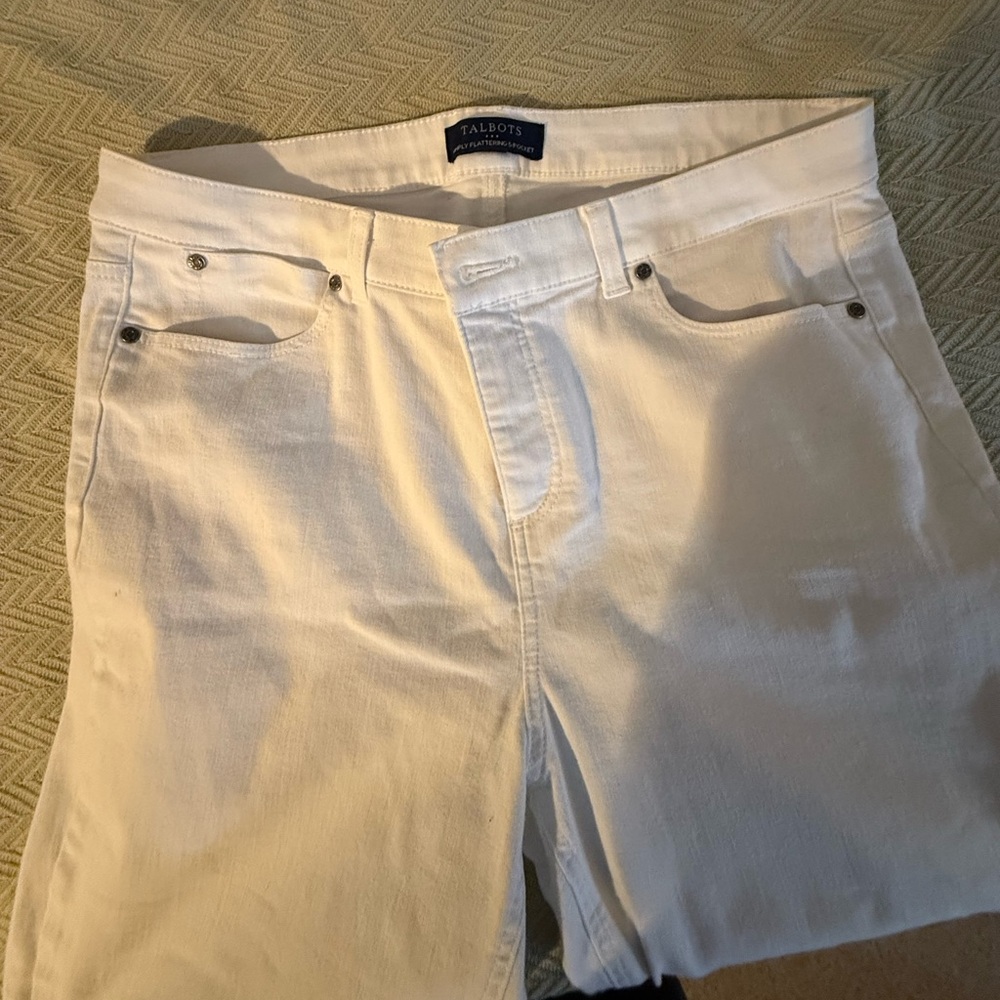 Talbots Skinny Women’s White Jeans. Stretchy and comfortable.